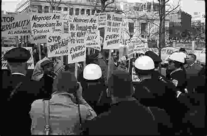 Protesters Gather On The Streets Of Chicago During The Civil Rights Movement The Sit Ins: Protest And Legal Change In The Civil Rights Era (Chicago In Law And Society)